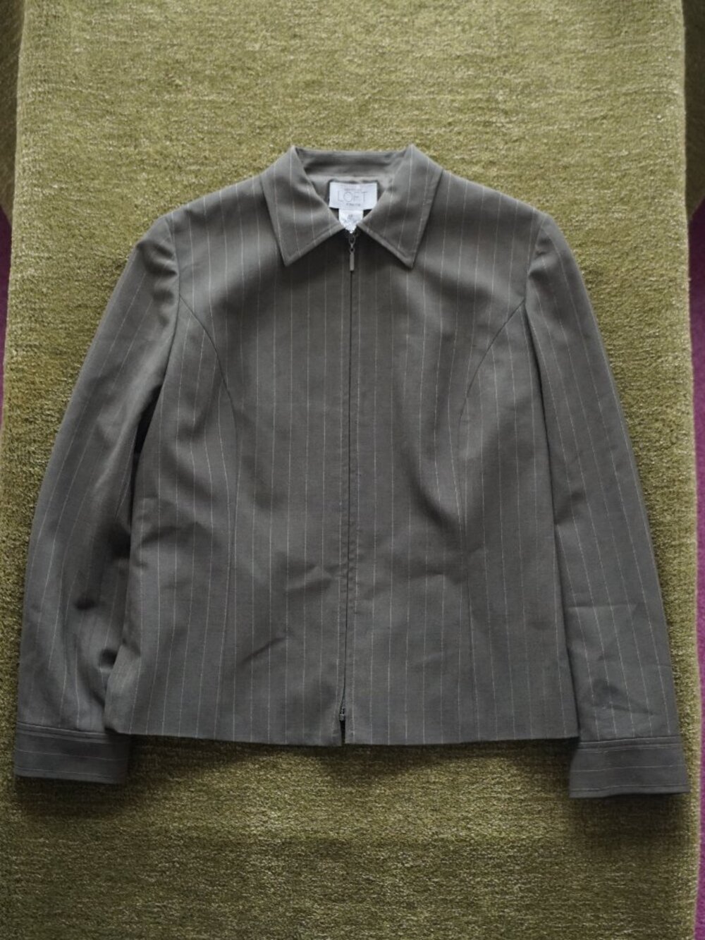 Vintage LOFT Pinstripe Zip Up Collared Jacket 🩶